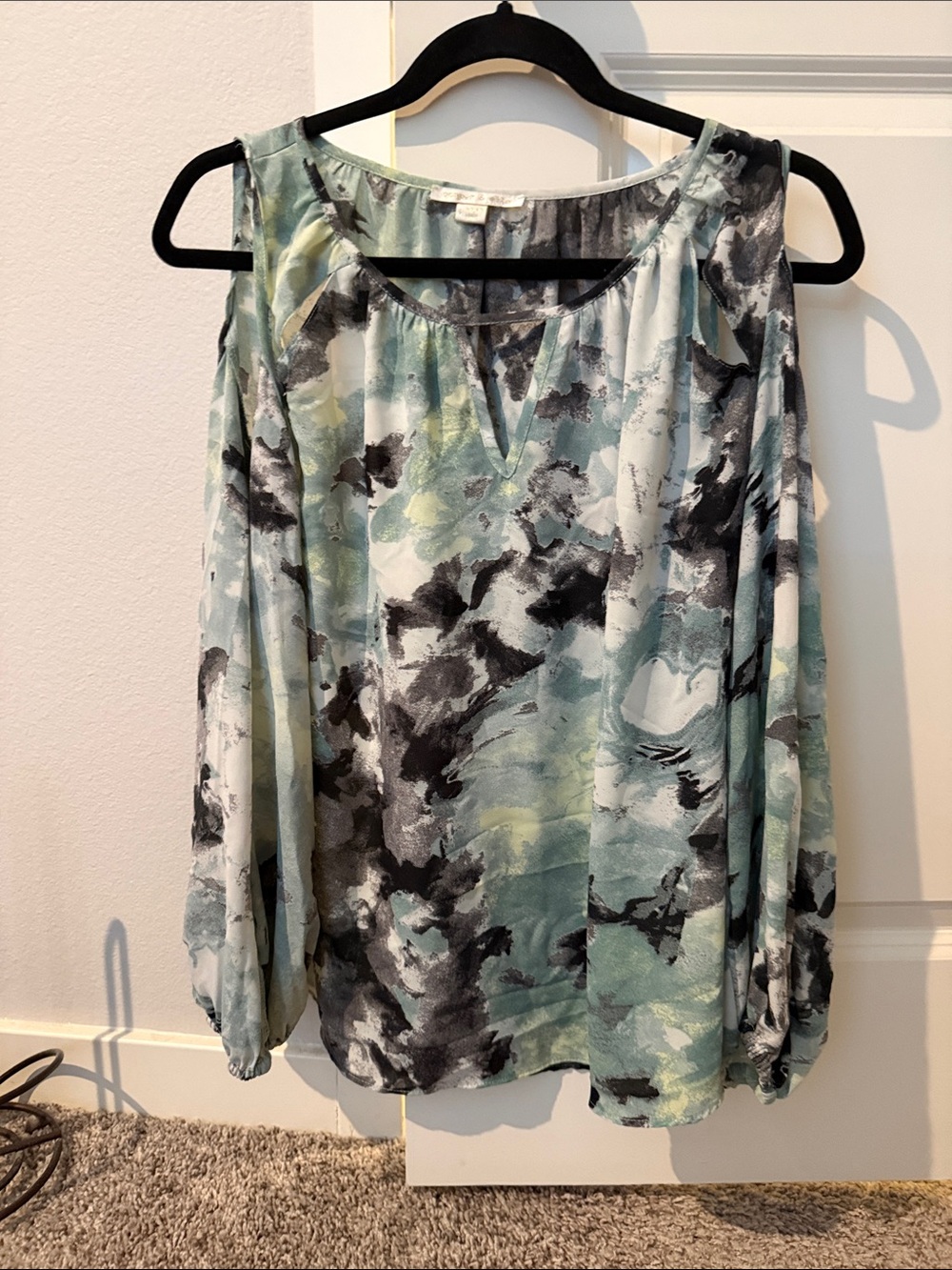 cooper & ella Mint Green Abstract Cold-Shoulder Blouse